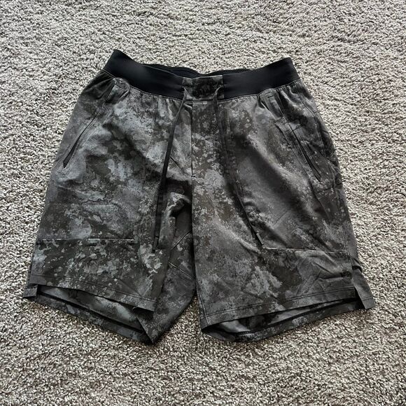 Lululemon License To Train Linerless Shorts 7” Gray Black Mens Size Small - Picture 1 of 8